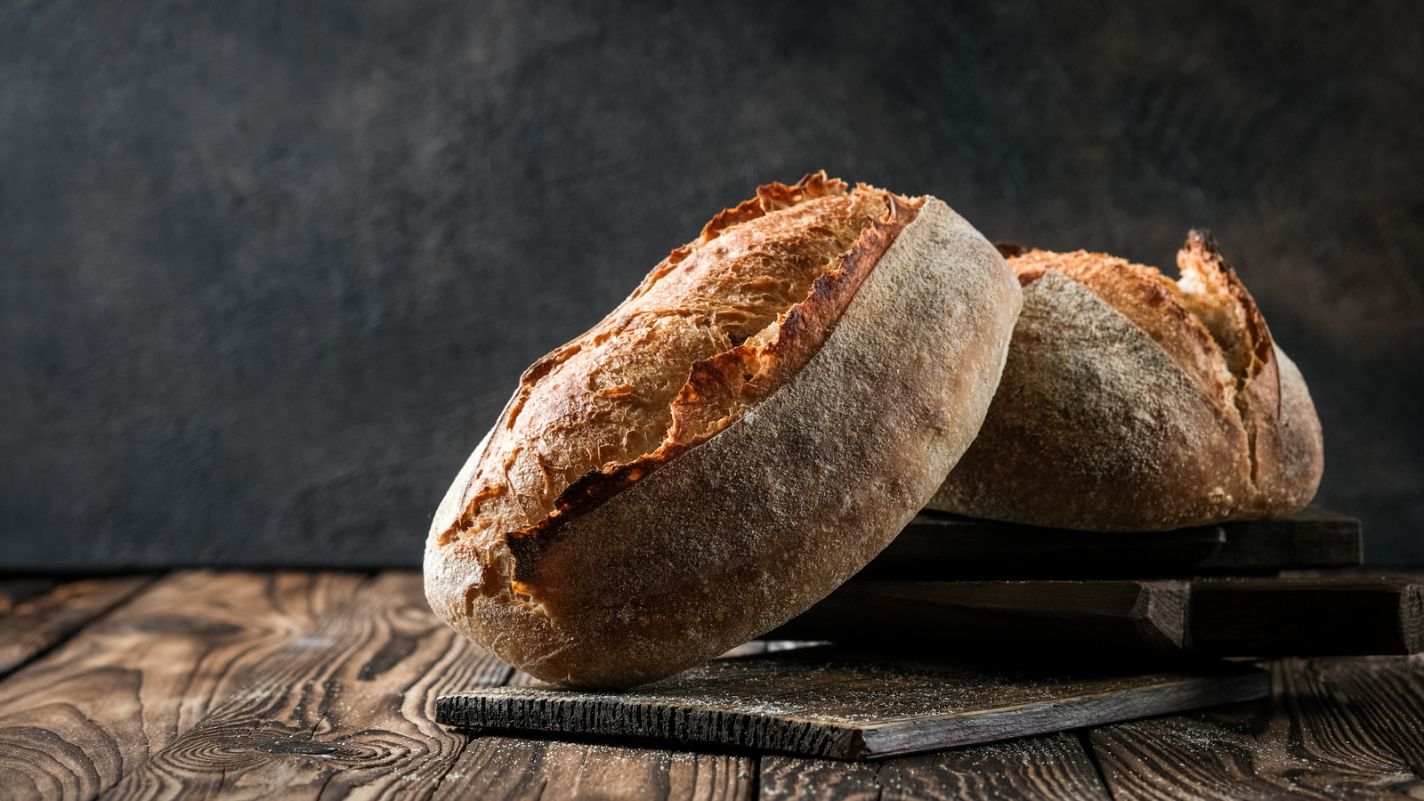 Loaves with Lyss hero background